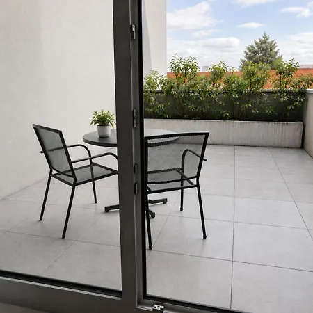 7-atrium Living Sturova, Center *